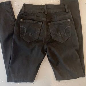 Super Flattering AND Comfortable Black Jeans!